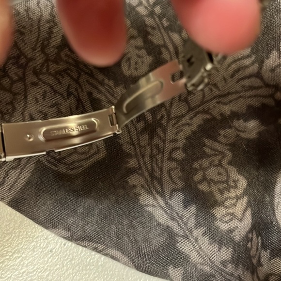 Skagen silver watch with saworkian gemstones. New - Picture 8 of 9